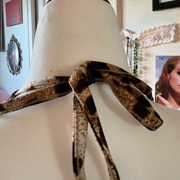 ROMWE Leopard Print Halter Crop Top - Picture 5 of 6